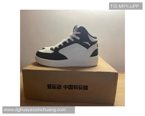 高帮足球鞋球星穿搭大赏，经典与创新交织的运动时尚之选