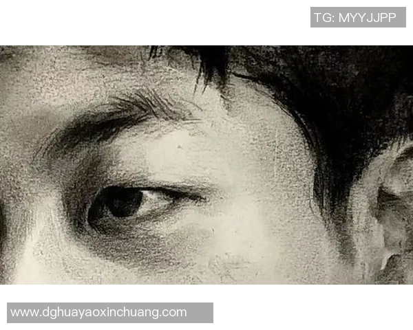 足球球星素描头像展示：细腻刻画传奇人物的艺术魅力与风采